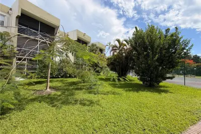 4235 N University Dr #103, Sunrise: photo 1 of 20