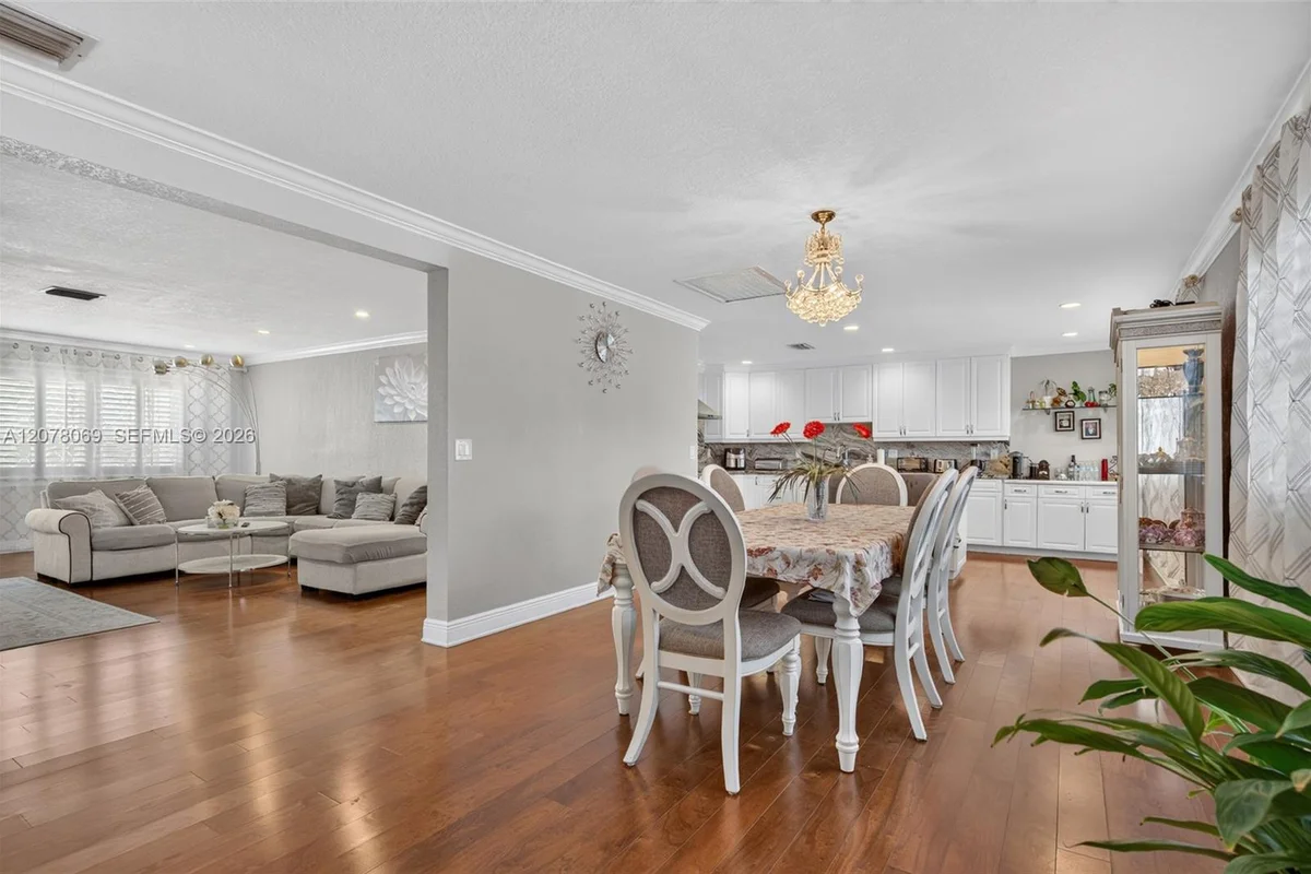 329 SE 3rd St #501T, Hallandale Beach: photo 1 of 24