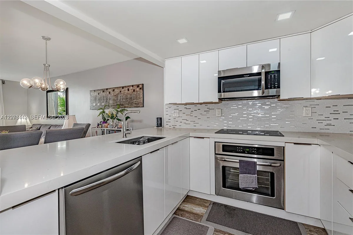 492 NW 165th St Rd #C112, Miami: photo 1 of 32