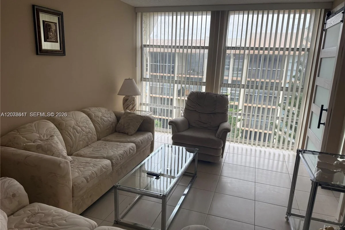 851 Three Islands Blvd #511, Hallandale Beach: photo 1 of 10