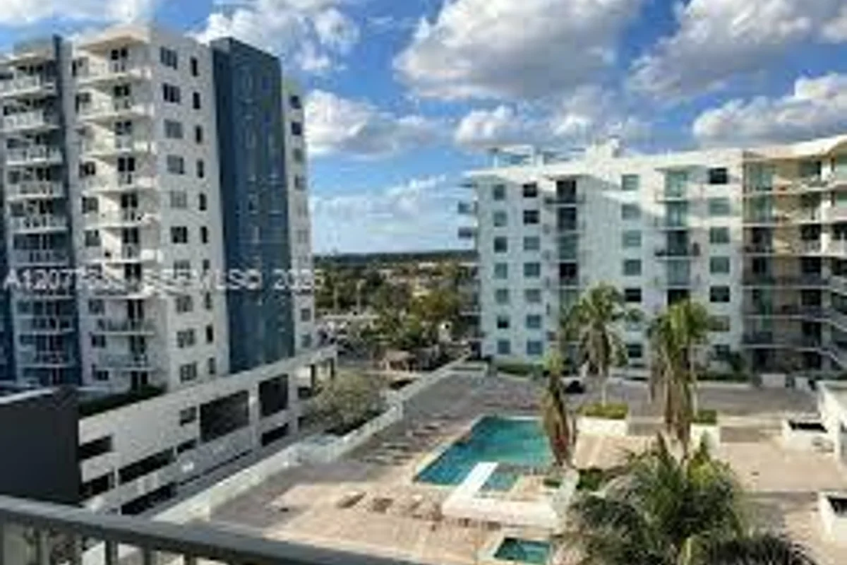 140 S Dixie Hwy #1016, Hollywood: photo 1 of 17
