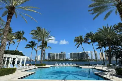 3235 NE 184th St #11103, Aventura: photo 1 of 23