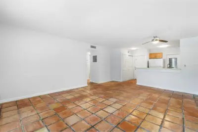 420 SE 2nd Ave #2, Deerfield Beach: photo 1 of 4
