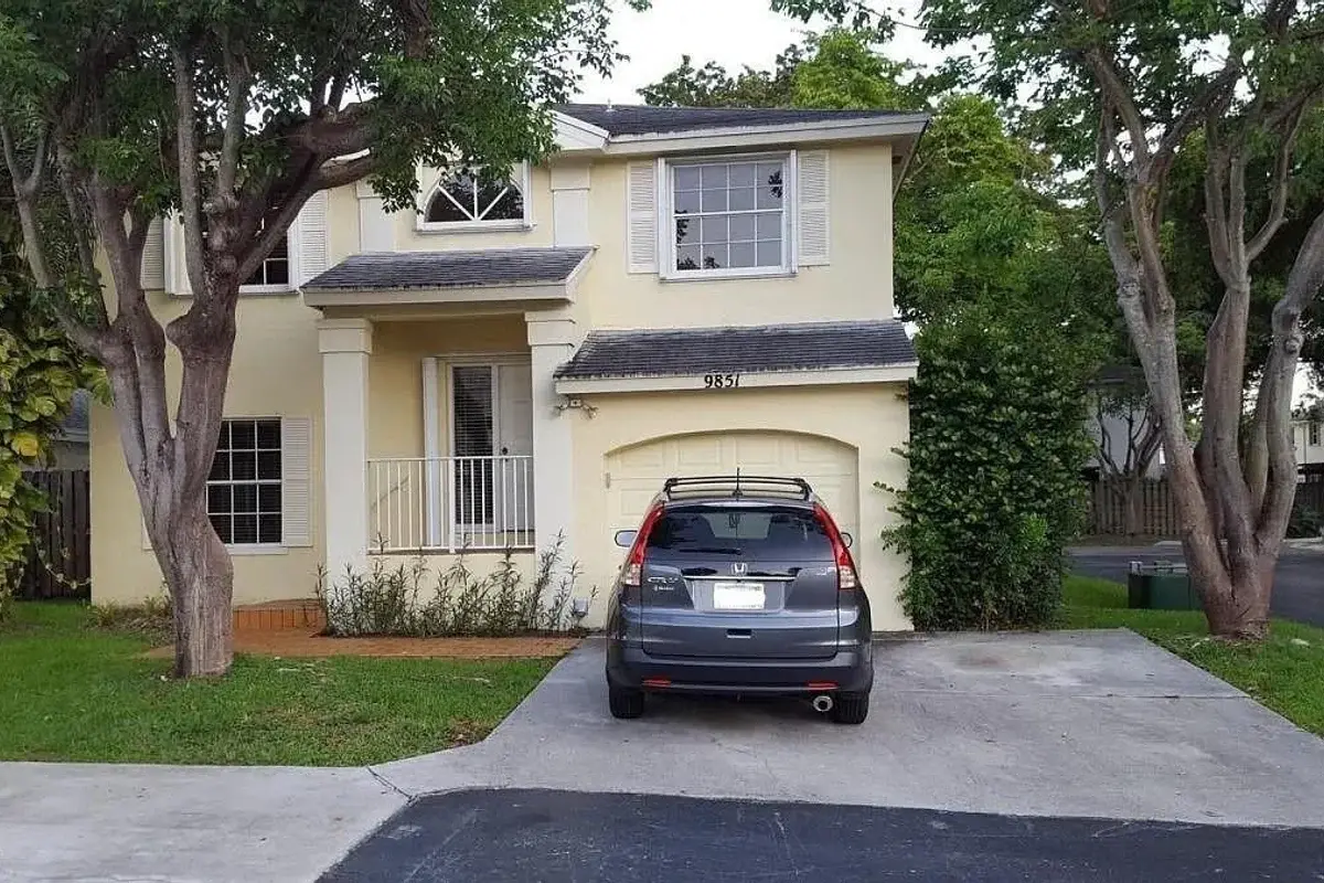 9851 SW 117th Ct, Miami: photo 1 of 33