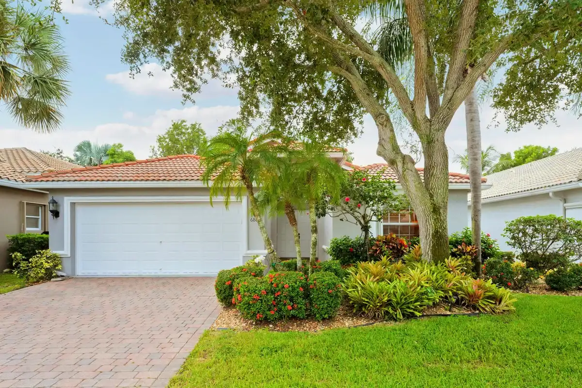 6806 Rienzo St, Lake Worth: photo 1 of 71