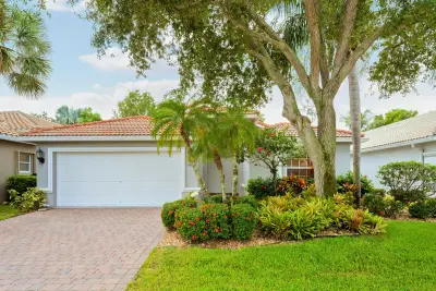6806 Rienzo St, Lake Worth: photo 1 of 71