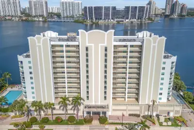 18100 N Bay Rd #707, Sunny Isles Beach: photo 1 of 40