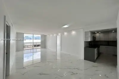 6039 Collins Ave #CU -1033, Miami Beach: photo 1 of 34