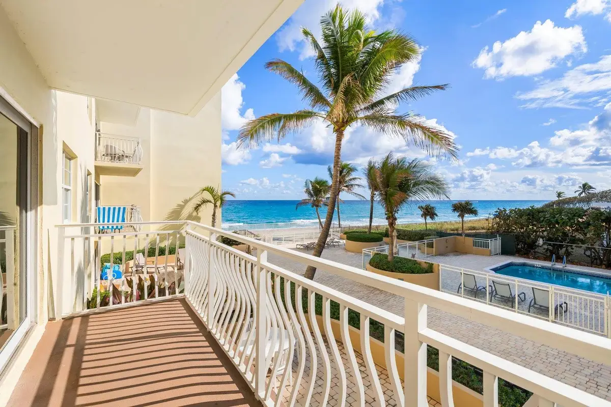 310 S Ocean Blvd #2040, Boca Raton: photo 1 of 34
