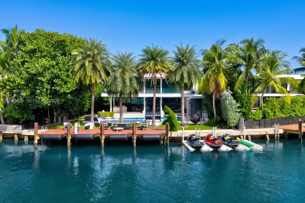 528 Lakeview Ct, Miami Beach: photo 1 of 62