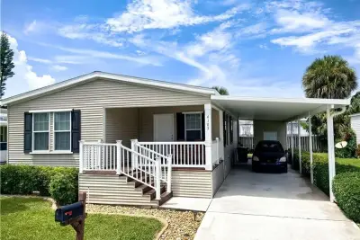 4185 2nd Ct, Lantana: photo 1 of 13