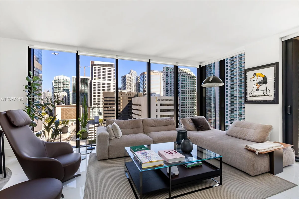 1010 Brickell Ave #1701, Miami: photo 1 of 47