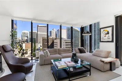 1010 Brickell Ave #1701, Miami: photo 1 of 47