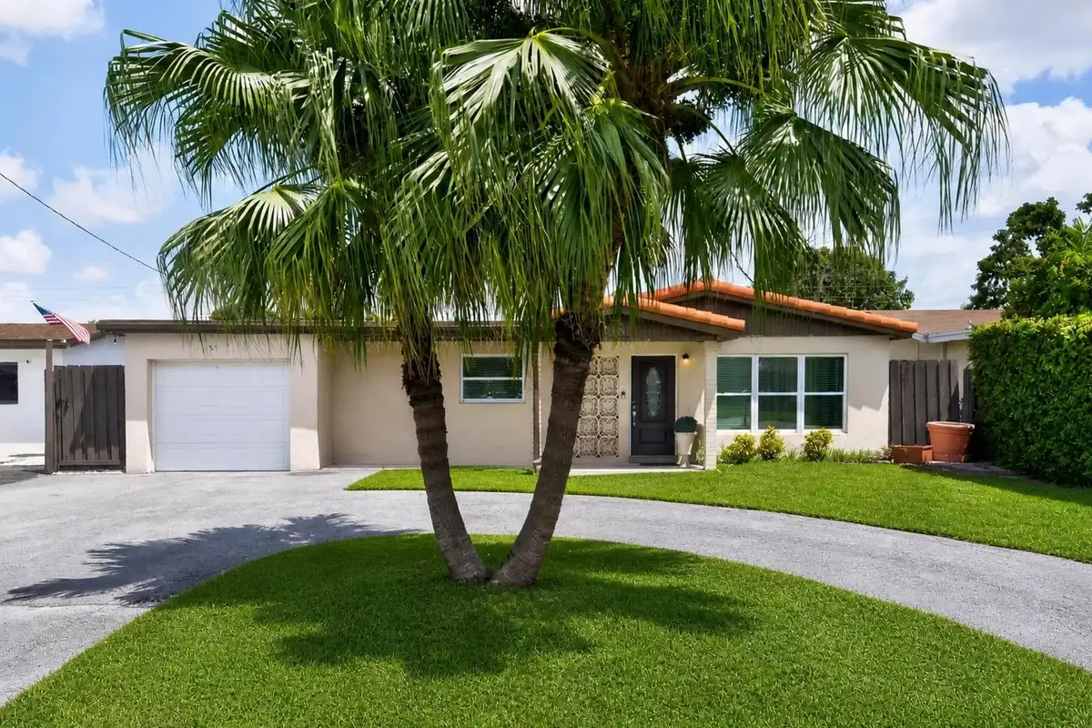 7961 N Normandy St, Miramar: photo 1 of 37