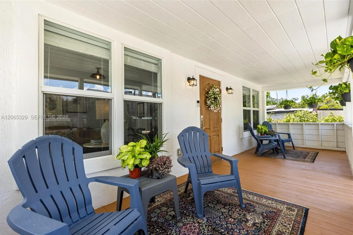 7121 SW 63rd Ave, South Miami: photo 1 of 47