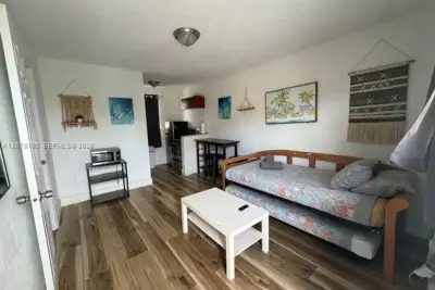 7638 N Miami Ave #4, Miami: photo 1 of 7