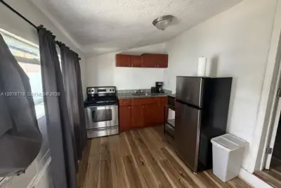 7638 N Miami Ave #5, Miami: photo 1 of 6