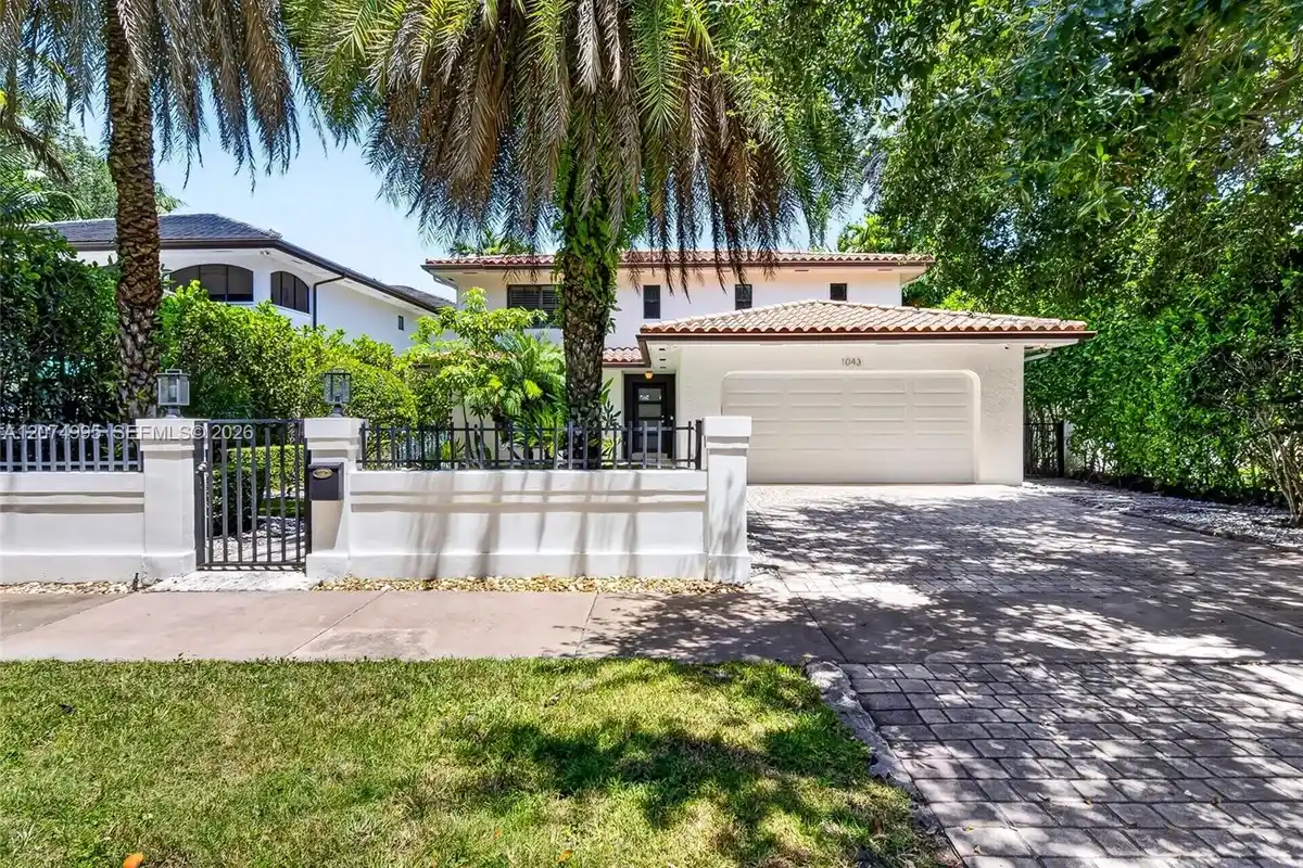1043 Alfonso Ave, Coral Gables: photo 1 of 37