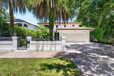 1043 Alfonso Ave, Coral Gables: photo 1 of 37