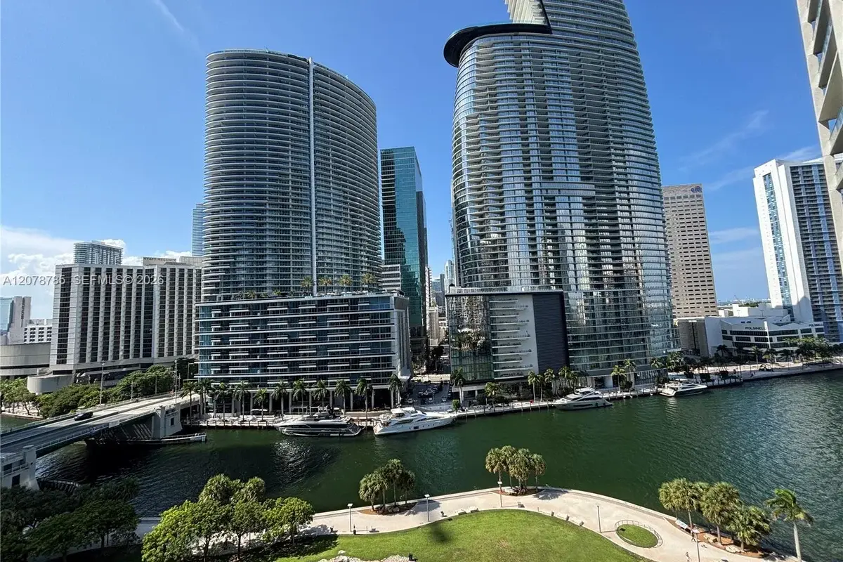 475 Brickell Ave #1410, Miami: photo 1 of 29
