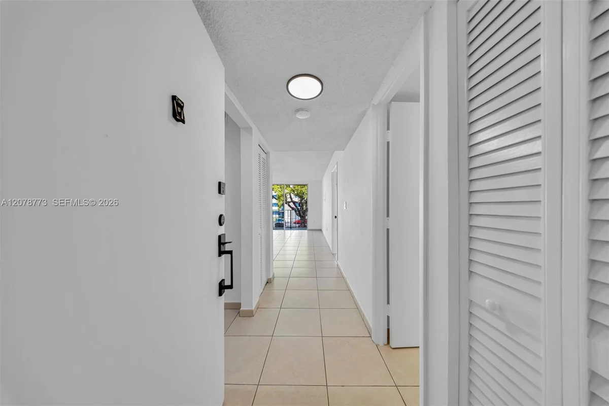 9360 Fontainebleau Blvd #208, Miami: photo 1 of 12