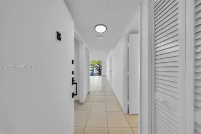 9360 Fontainebleau Blvd #208, Miami: photo 1 of 12