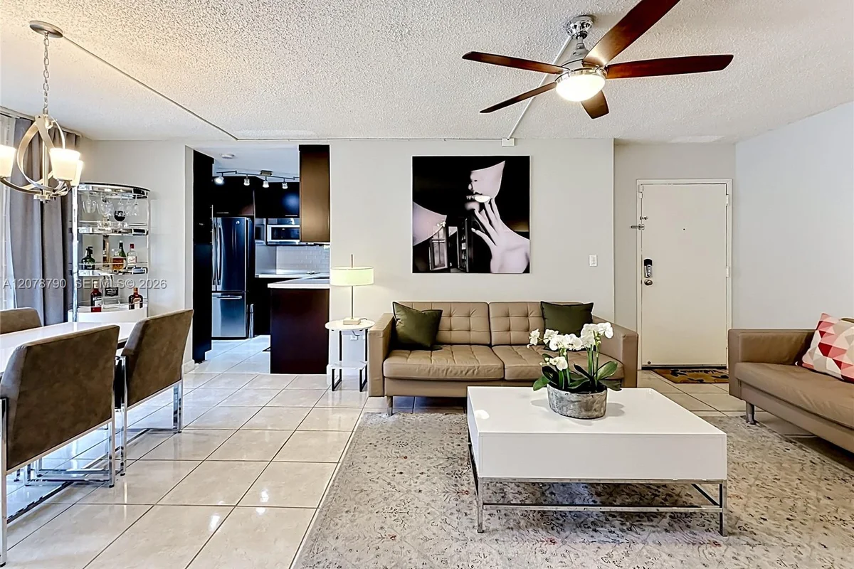 9350 Fontainebleau Blvd #101, Miami: photo 1 of 31