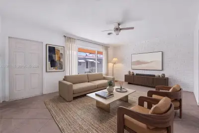 2209 Washington St #2, Hollywood: photo 1 of 32