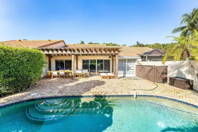 2312 Las Casitas Dr, Wellington: photo 1 of 60