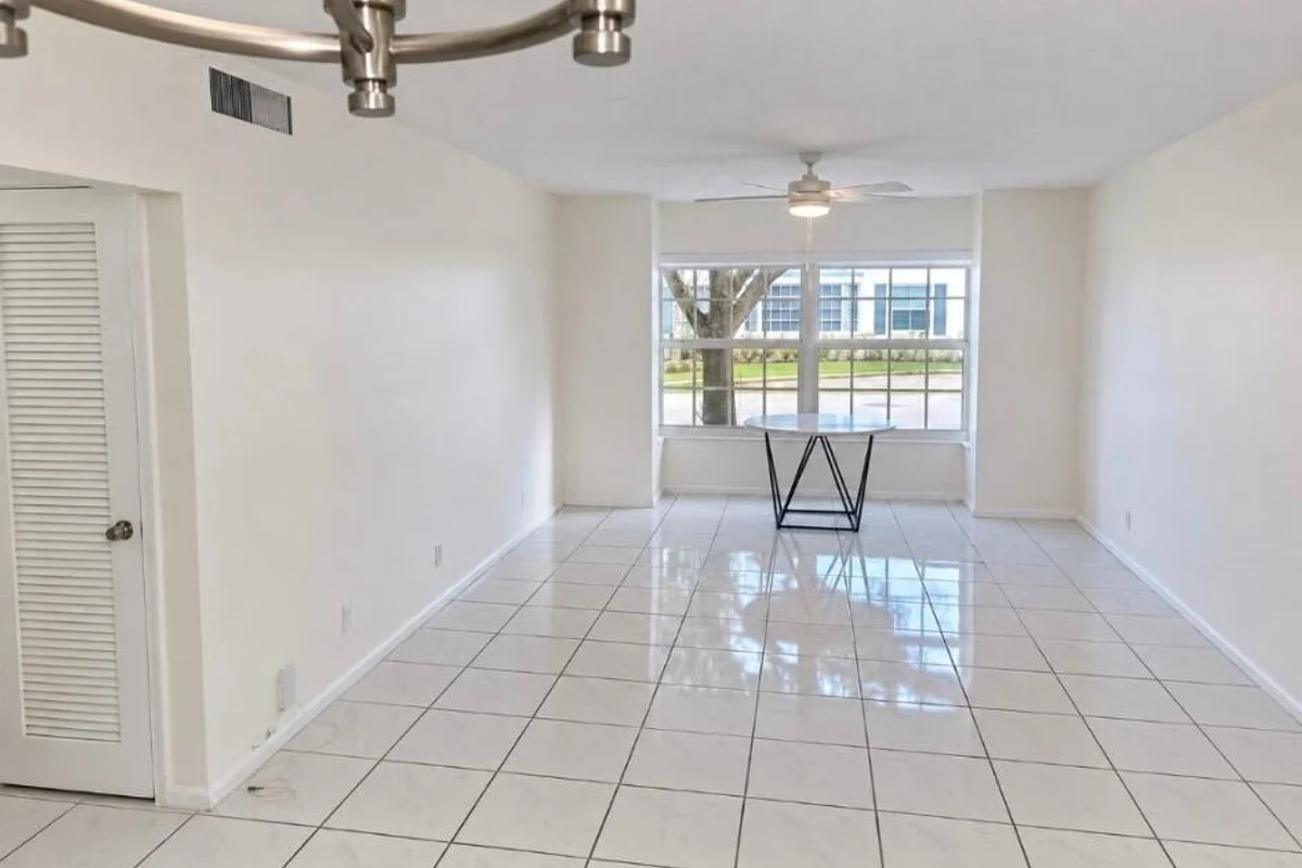 2181 NE 67th St #603, Fort Lauderdale: photo 1 of 9