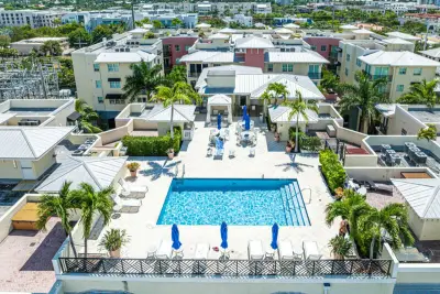 225 NE 1st St #303, Delray Beach: photo 1 of 16