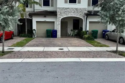 23461 SW 129th Pl, Homestead: photo 1 of 19