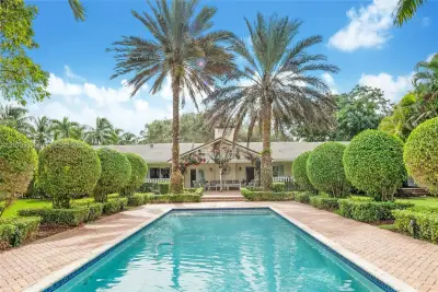 7345 SW 152nd St, Palmetto Bay: photo 1 of 23
