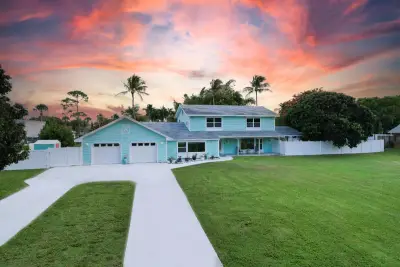 5078 Canal Dr, Lake Worth: photo 1 of 47