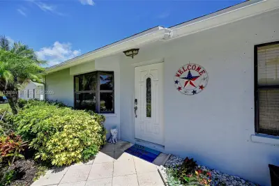 2523 Wabash Dr, North Palm Beach: photo 1 of 16