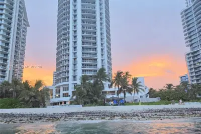 17375 Collins Ave #2706, Sunny Isles Beach: photo 1 of 8