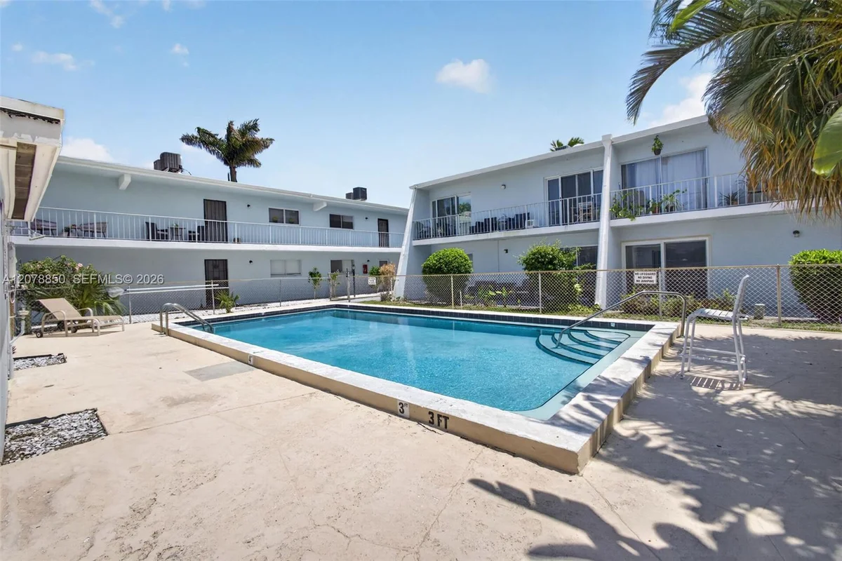 725 Hummingbird Way #109, North Palm Beach: photo 1 of 41