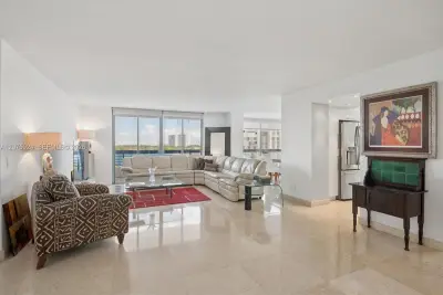 3500 Mystic Pointe Dr #805, Aventura: photo 1 of 22