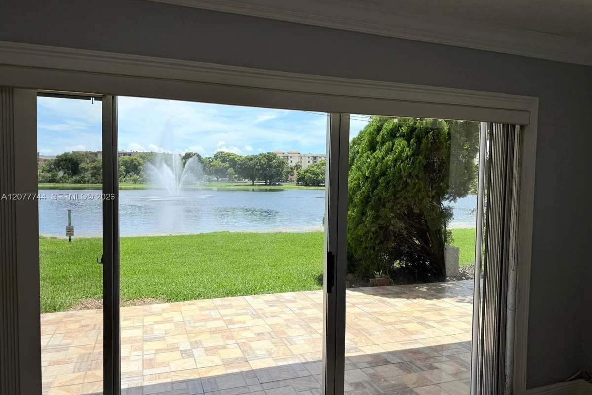 9357 Fontainebleau Blvd #D104, Miami: photo 1 of 10