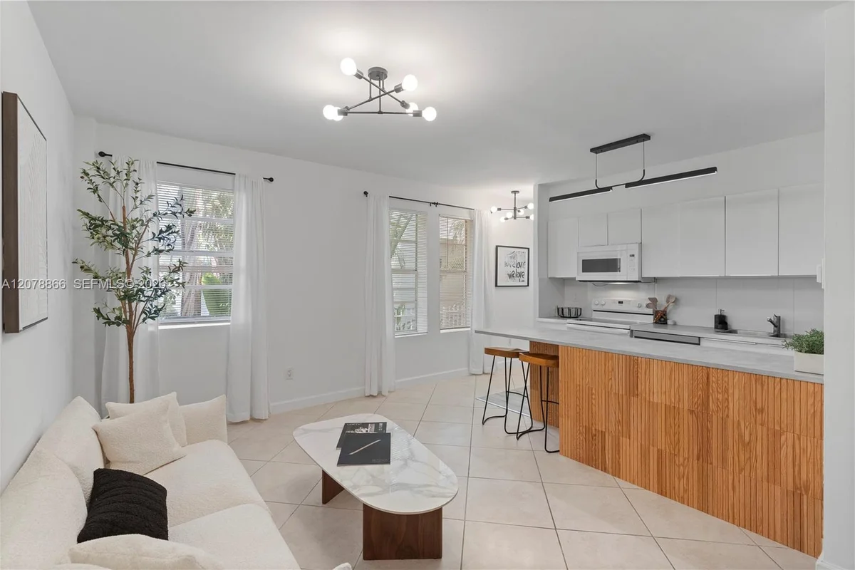 1559 Michigan Ave #102, Miami Beach: photo 1 of 24