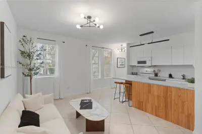 1559 Michigan Ave #102, Miami Beach: photo 1 of 24