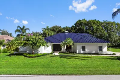 10 Alnwick Rd, Palm Beach Gardens: photo 1 of 49