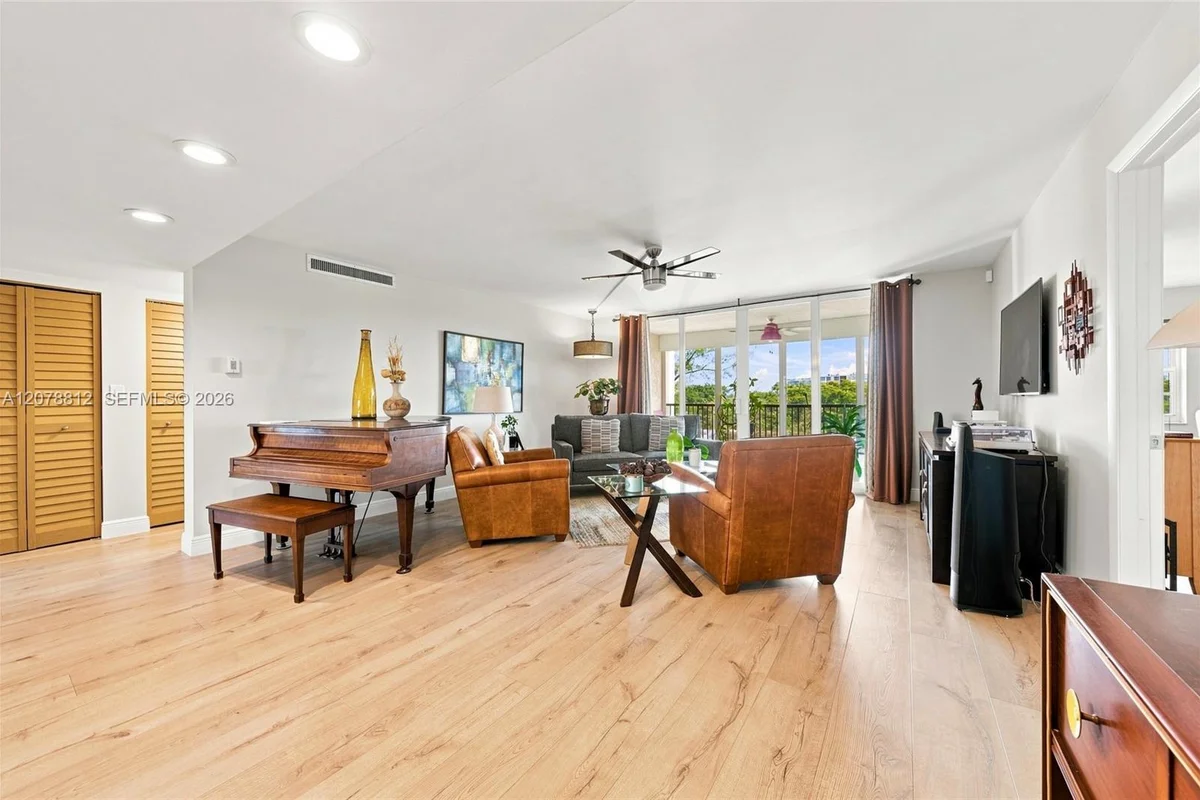 3940 Inverrary Blvd #601-A, Lauderhill: photo 1 of 20