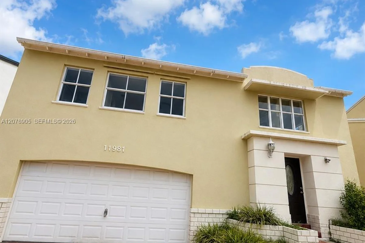 11981 SW 271st Ter, Homestead: photo 1 of 23