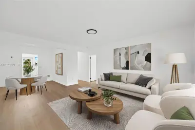 6930 Rue Versailles #31, Miami Beach: photo 1 of 21