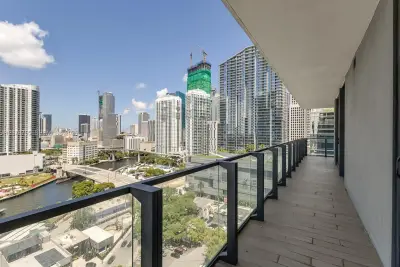 88 SW 7th St #1511, Miami: photo 1 of 40