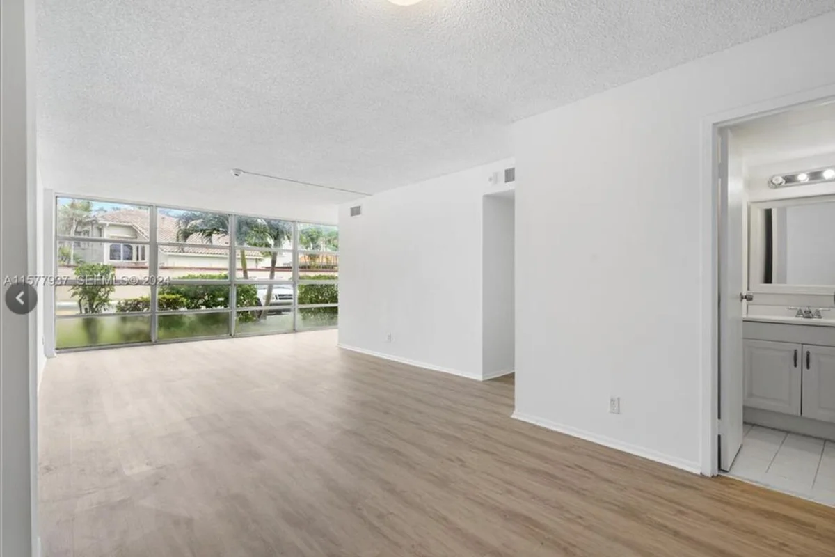 2001 Atlantic Shores Blvd #109, Hallandale Beach: photo 1 of 23
