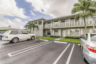 2460 Juniper Dr #201, Delray Beach: photo 1 of 22