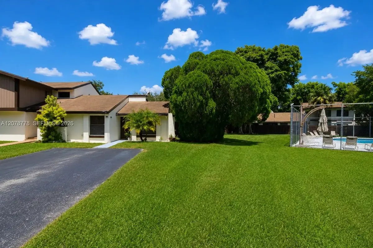 6922 SW 128th Pl, Miami: photo 1 of 23