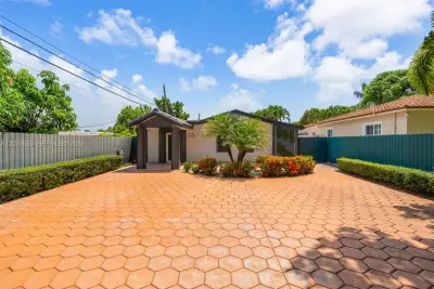 1327 SW 72nd Ave, Miami: photo 1 of 42